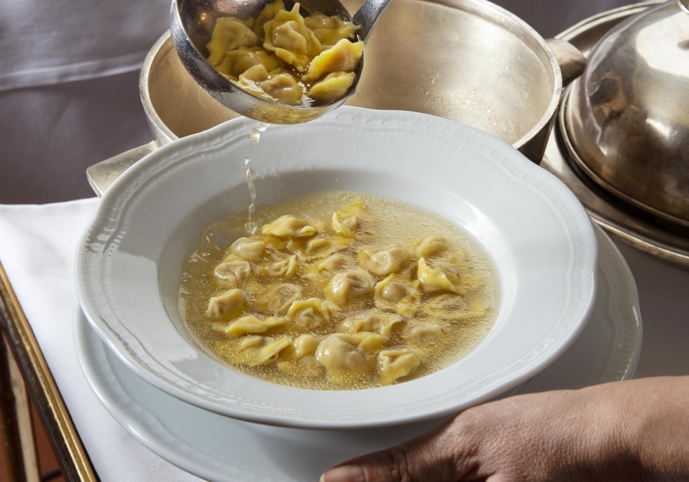 CAPPELLETTI PASTA IN BROTH - Casali Vini